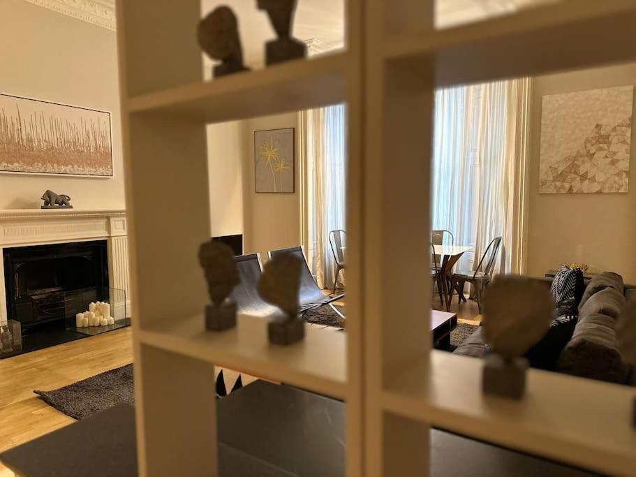 Apartamento Stunning 2 Bed/2Bath Flat In Heart Of Kensington Londres Exterior foto