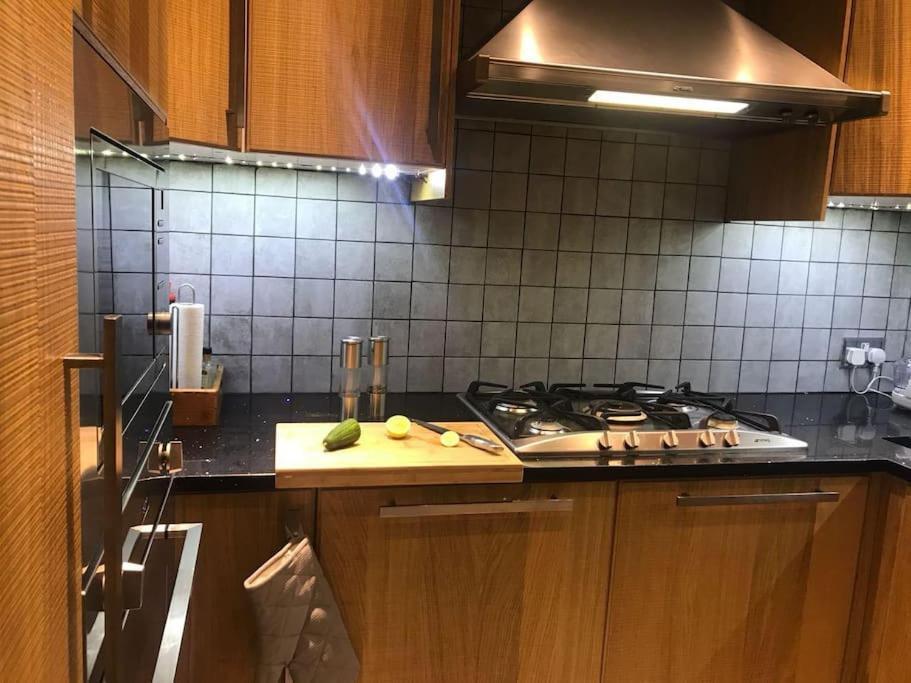 Apartamento Stunning 2 Bed/2Bath Flat In Heart Of Kensington Londres Exterior foto