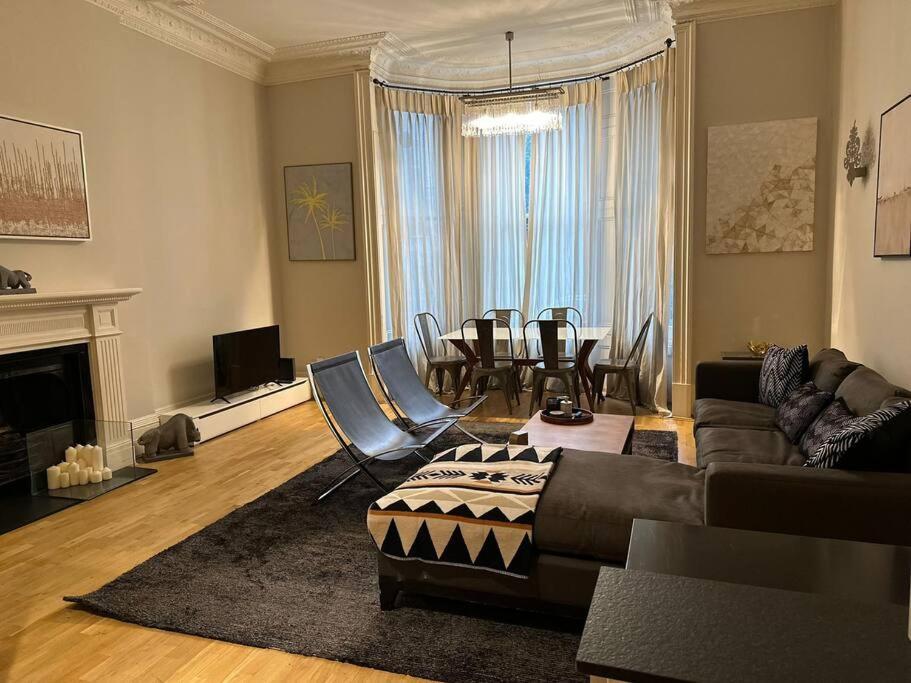 Apartamento Stunning 2 Bed/2Bath Flat In Heart Of Kensington Londres Exterior foto
